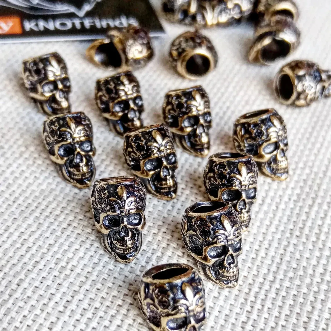 Celtic brass beads, SKULL, ua tactical paracord 550. Set for weaving a bracelet from paracord.  DIY gift.  Do it yourself.