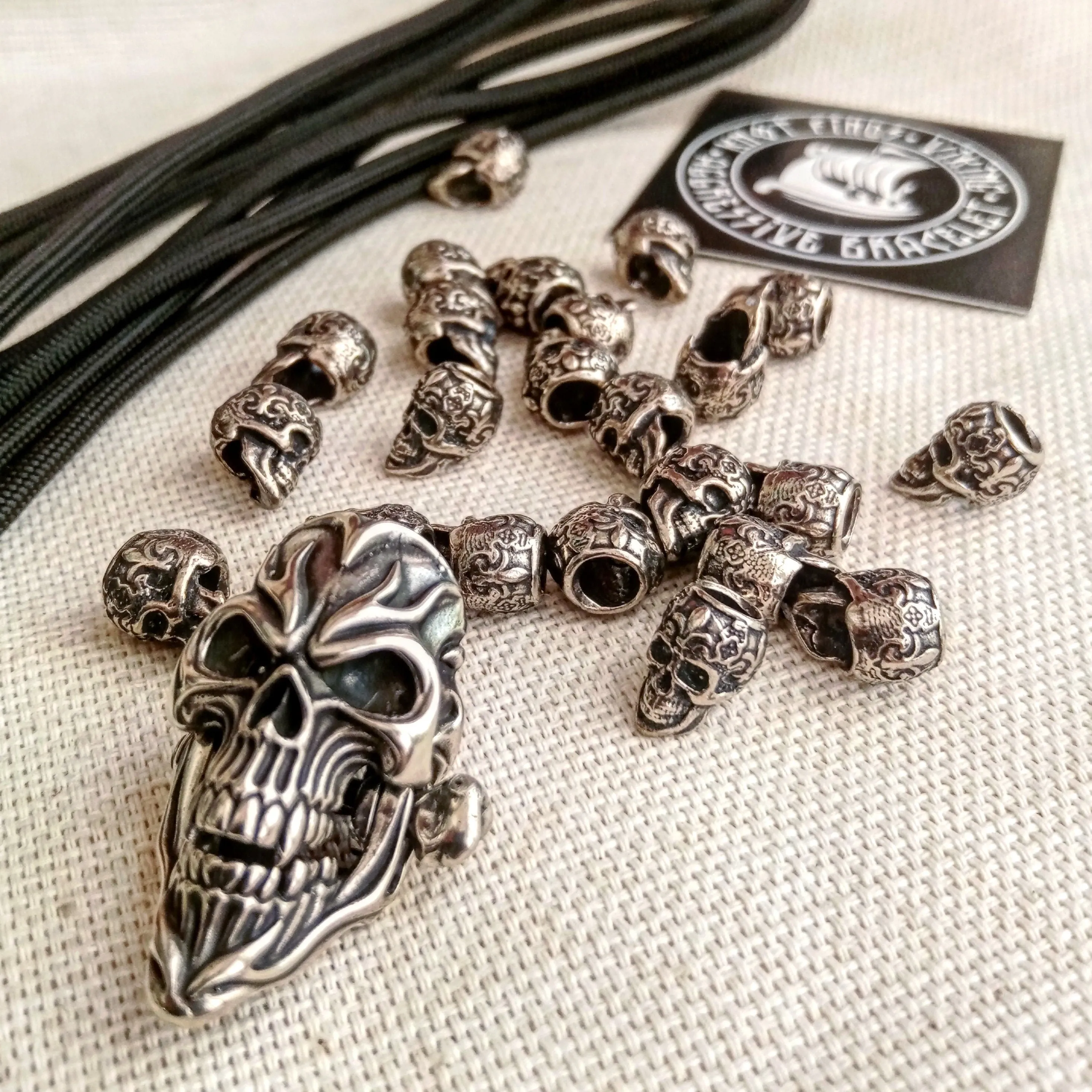 Celtic steel beads, SKULL, ua tactical paracord 550. Set for weaving a bracelet from paracord.  DIY gift.  Do it yourself.