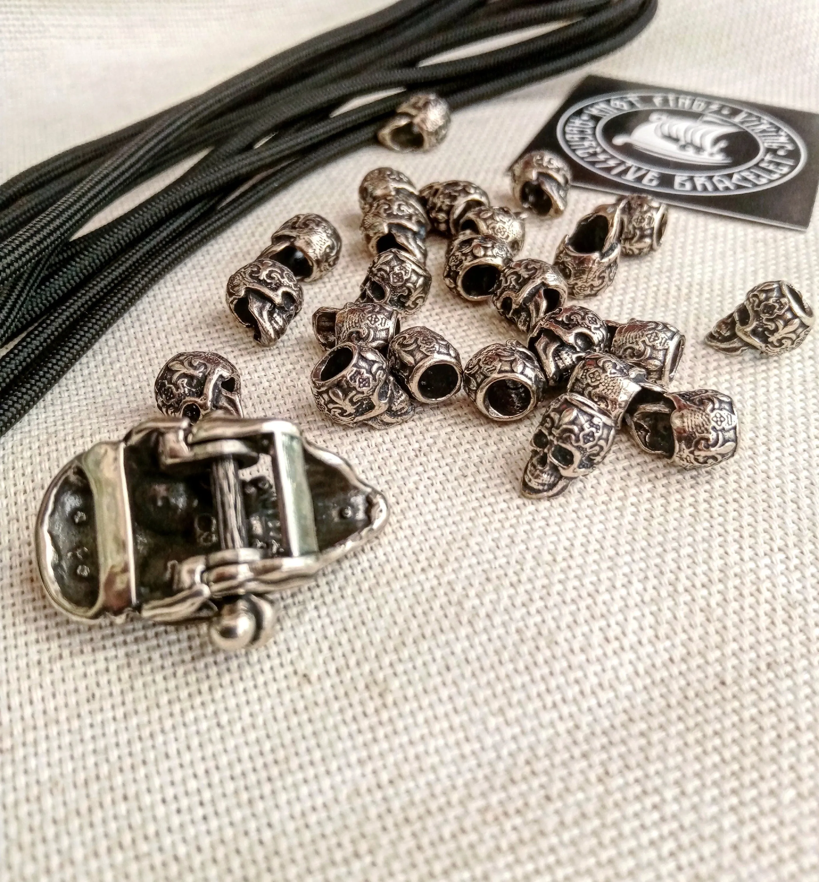 Celtic steel beads, SKULL, ua tactical paracord 550. Set for weaving a bracelet from paracord.  DIY gift.  Do it yourself.