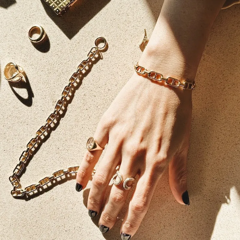 Fine Stirrup Chain Bracelet with Tusk Clasp