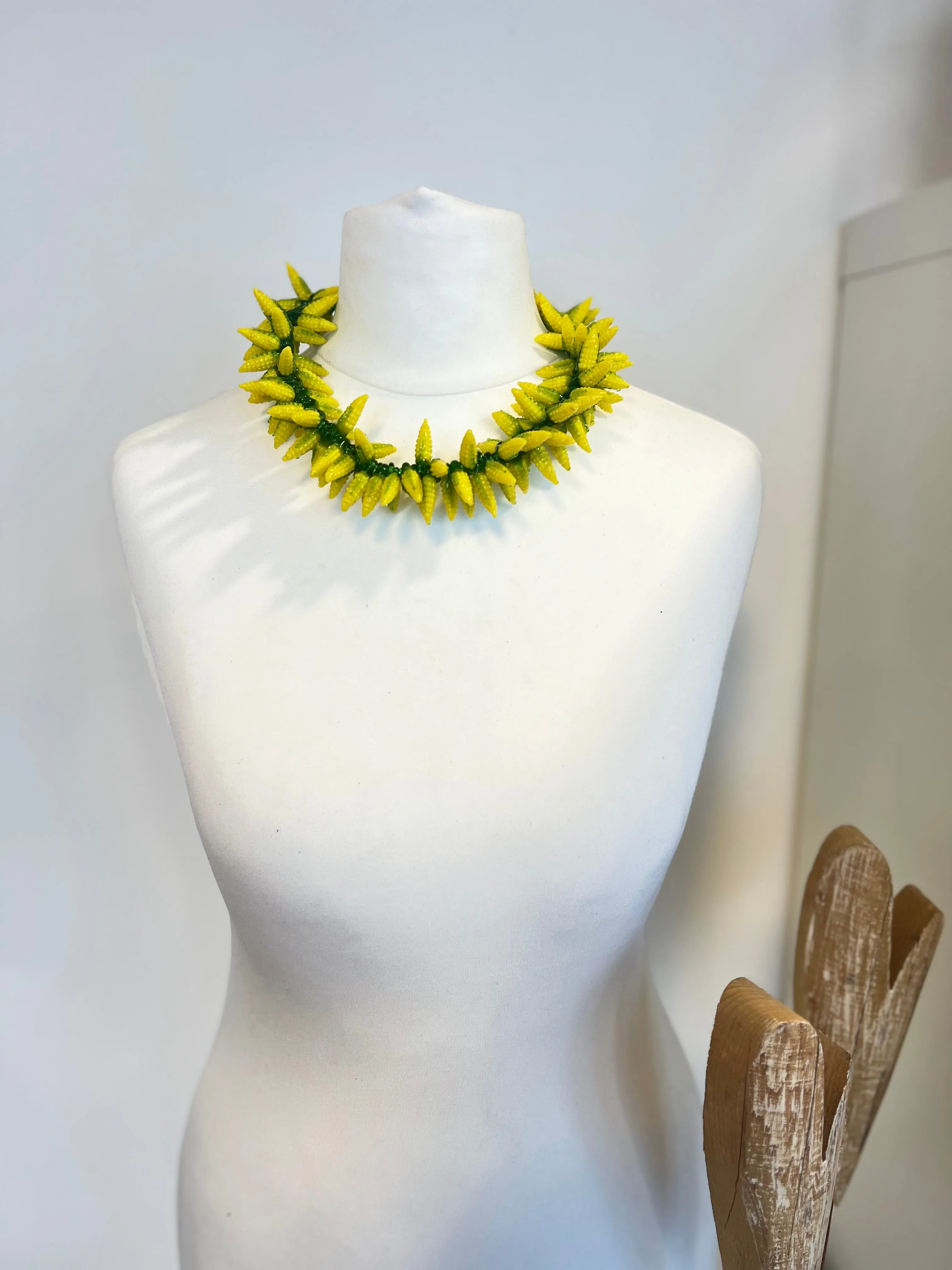 GLASS NECKLACES -SHORT