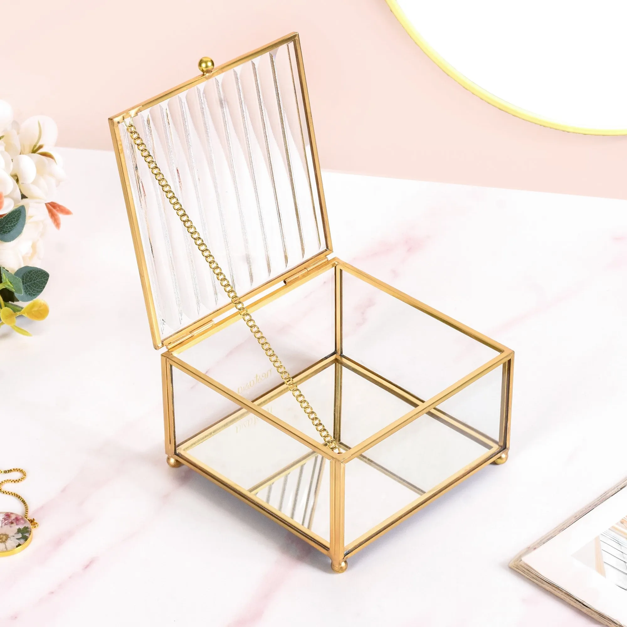 Luxe Fluted Lid Glass Vanity Box