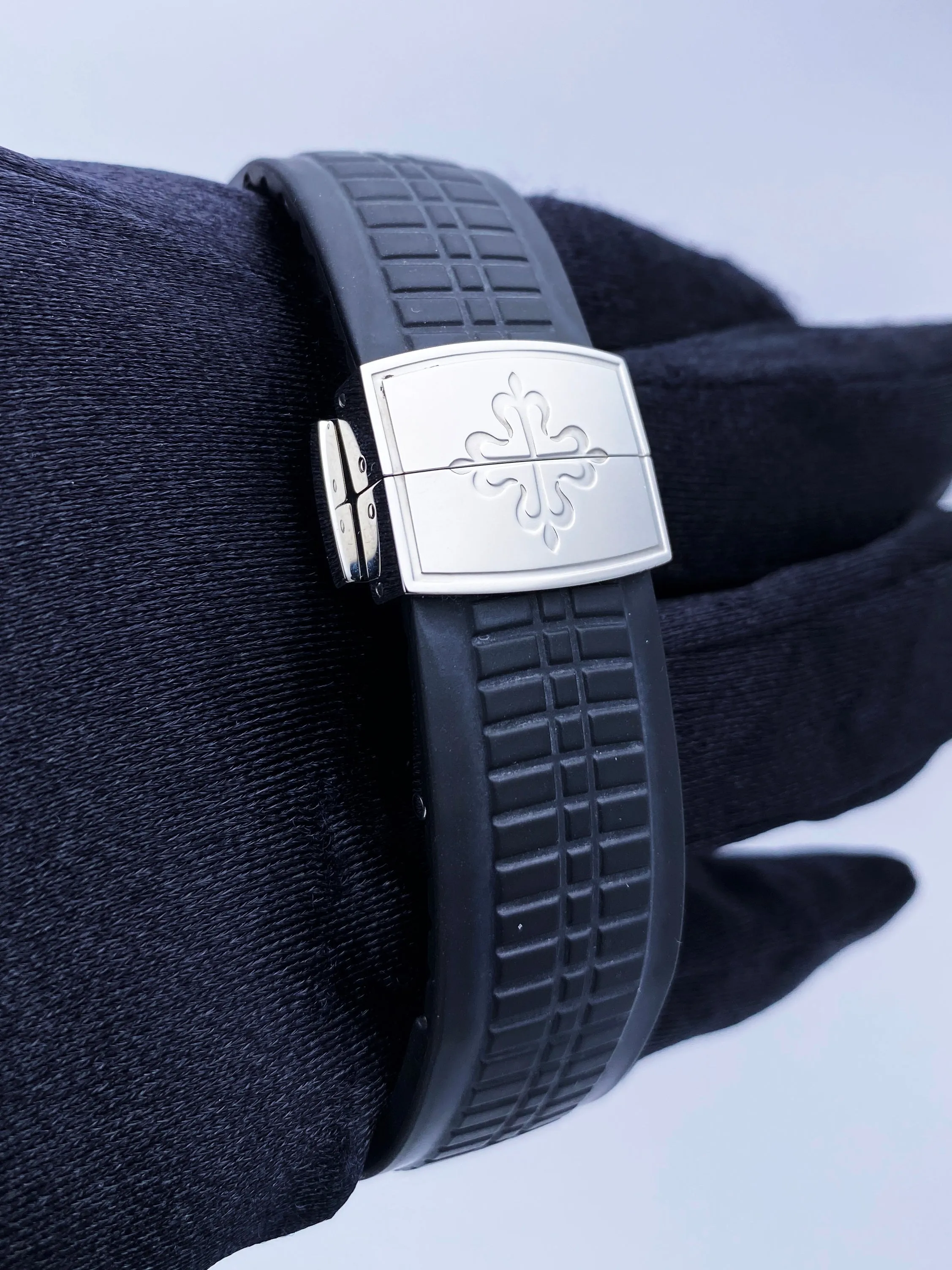 Patek Philippe Aquanaut 5167A-001 Black Dial Mens Watch