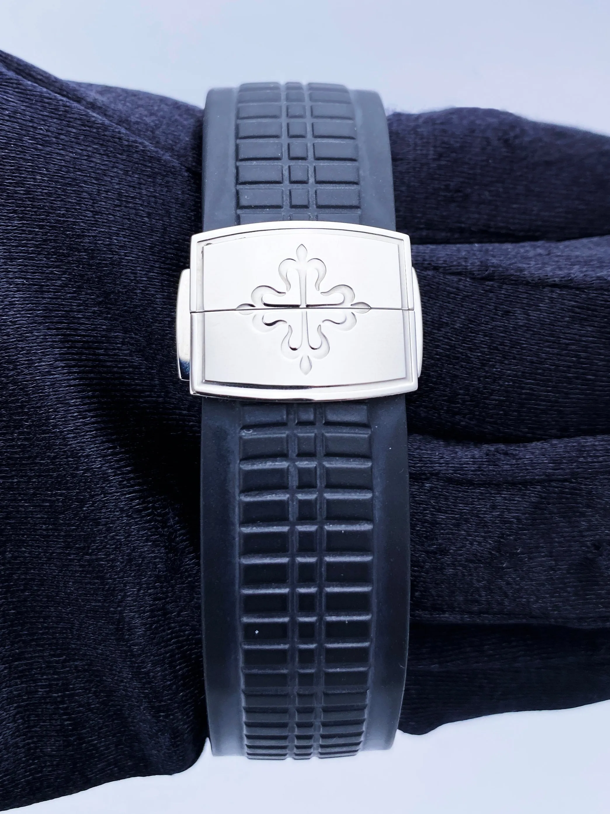 Patek Philippe Aquanaut 5167A-001 Black Dial Mens Watch