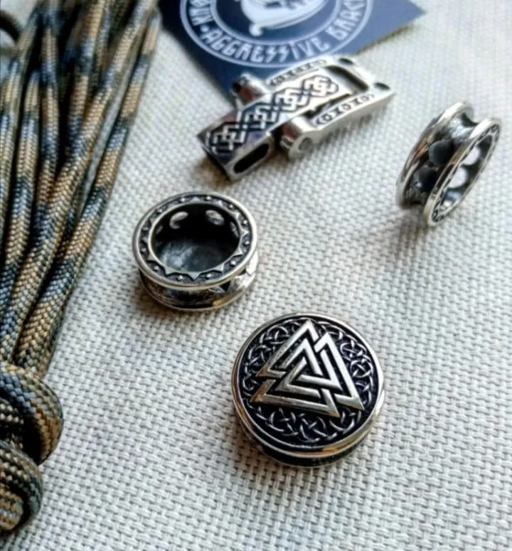 Set for weaving a bracelet from paracord.  DIY gift.  Do it yourself. Celtic bracelet VIKING PROTECTIVE amulet.