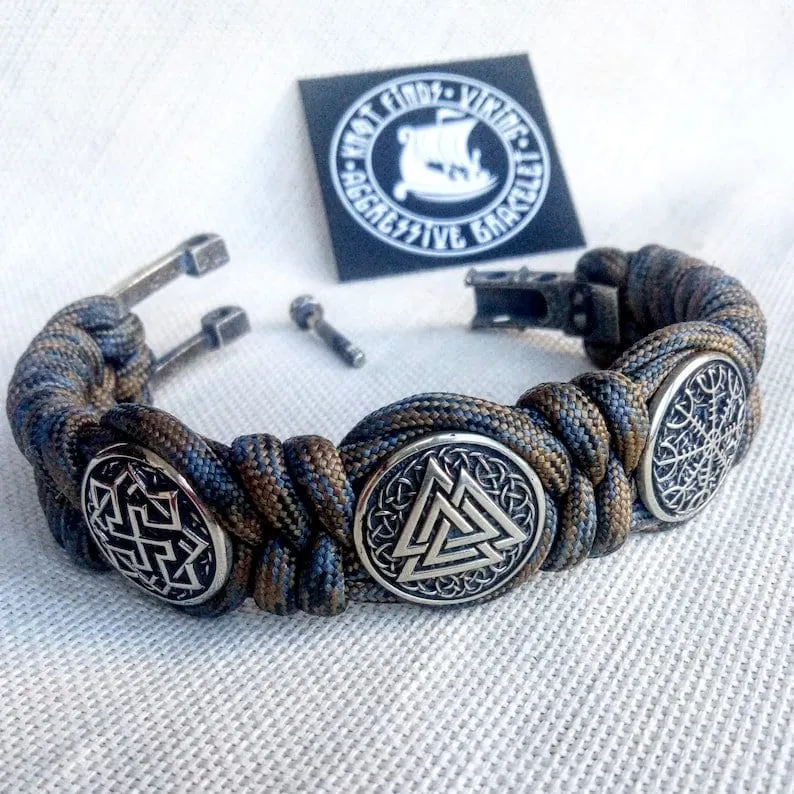 Set for weaving a bracelet from paracord.  DIY gift.  Do it yourself. Celtic bracelet VIKING PROTECTIVE amulet.