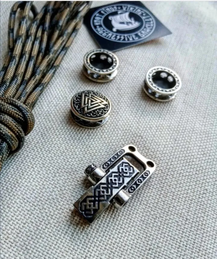Set for weaving a bracelet from paracord.  DIY gift.  Do it yourself. Celtic bracelet VIKING PROTECTIVE amulet.
