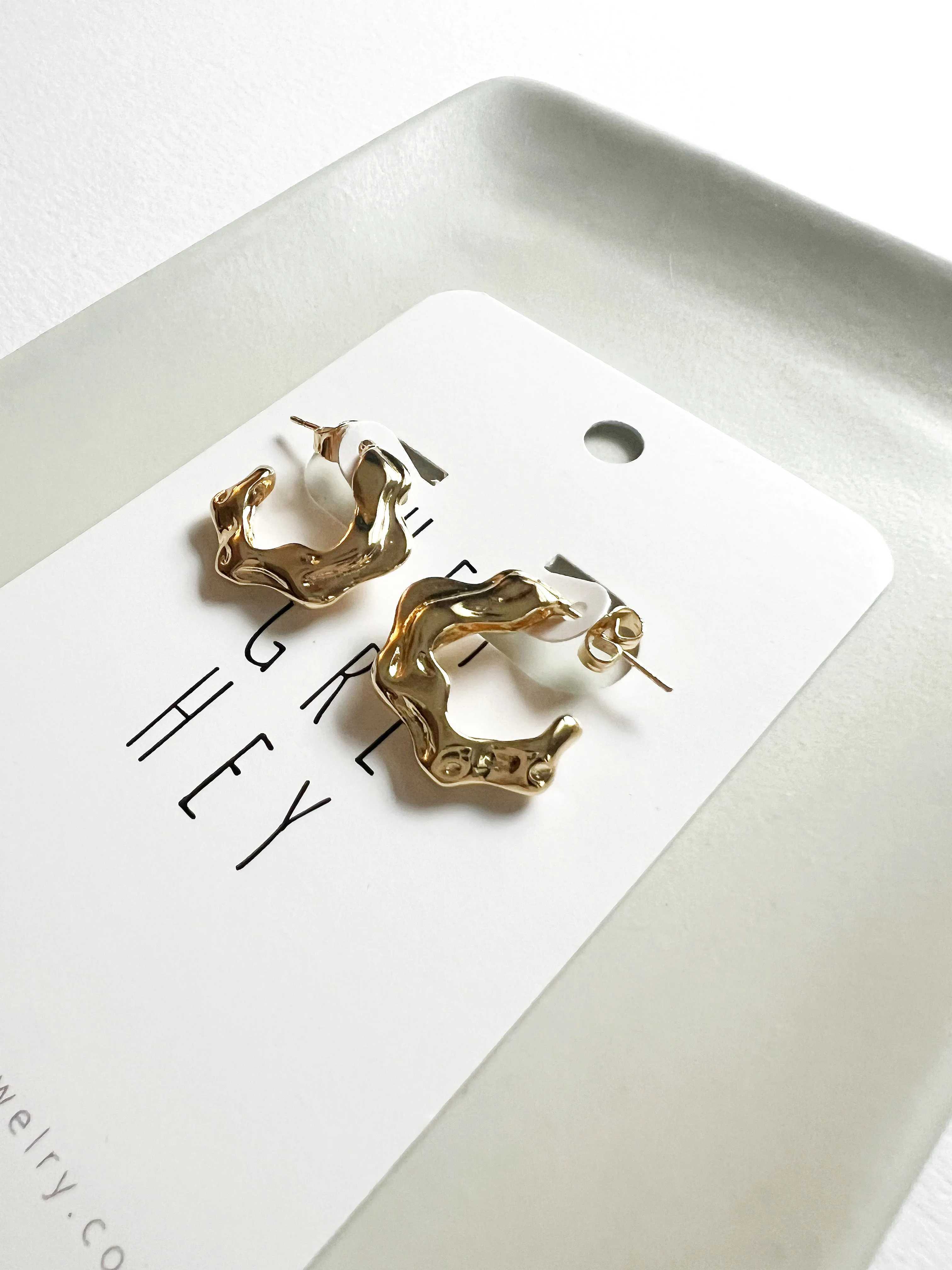 The Wavy Hoops